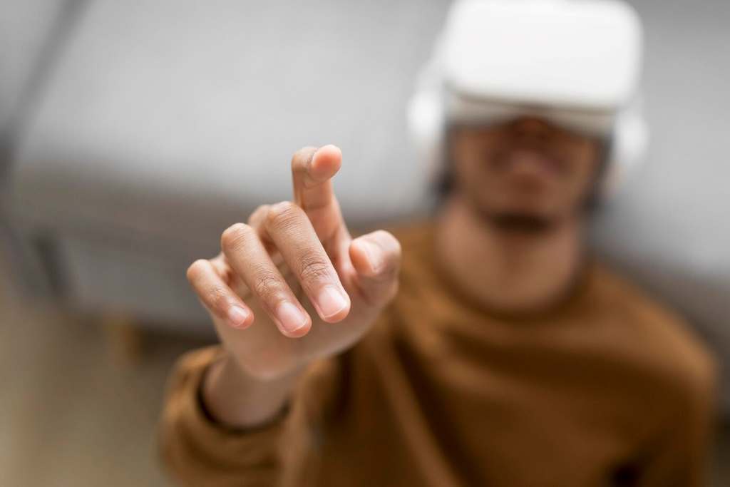 clean fingerprint smudges off VR lenses