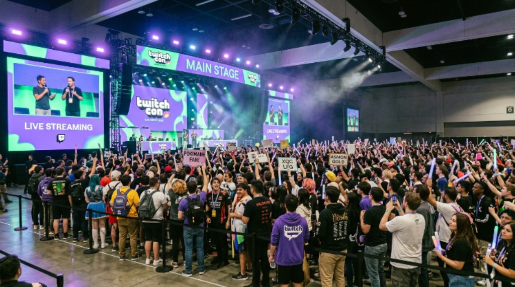 Streamers and fans gathered at a TwitchCon San Diego 2026 main stage event